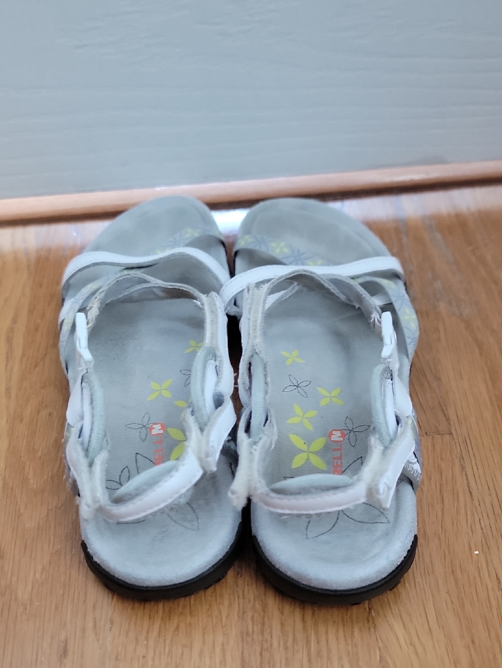 MERRELL Women’s Light Gray White Strappy Sandals Casual Summer Comfort Shoes 9 - Picture 5 of 8